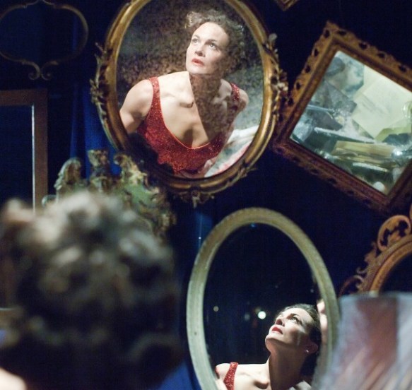 Punchdrunk-3-Photo-Pari-600x568