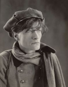 Antonin_Artaud_jeune_b_SD-1